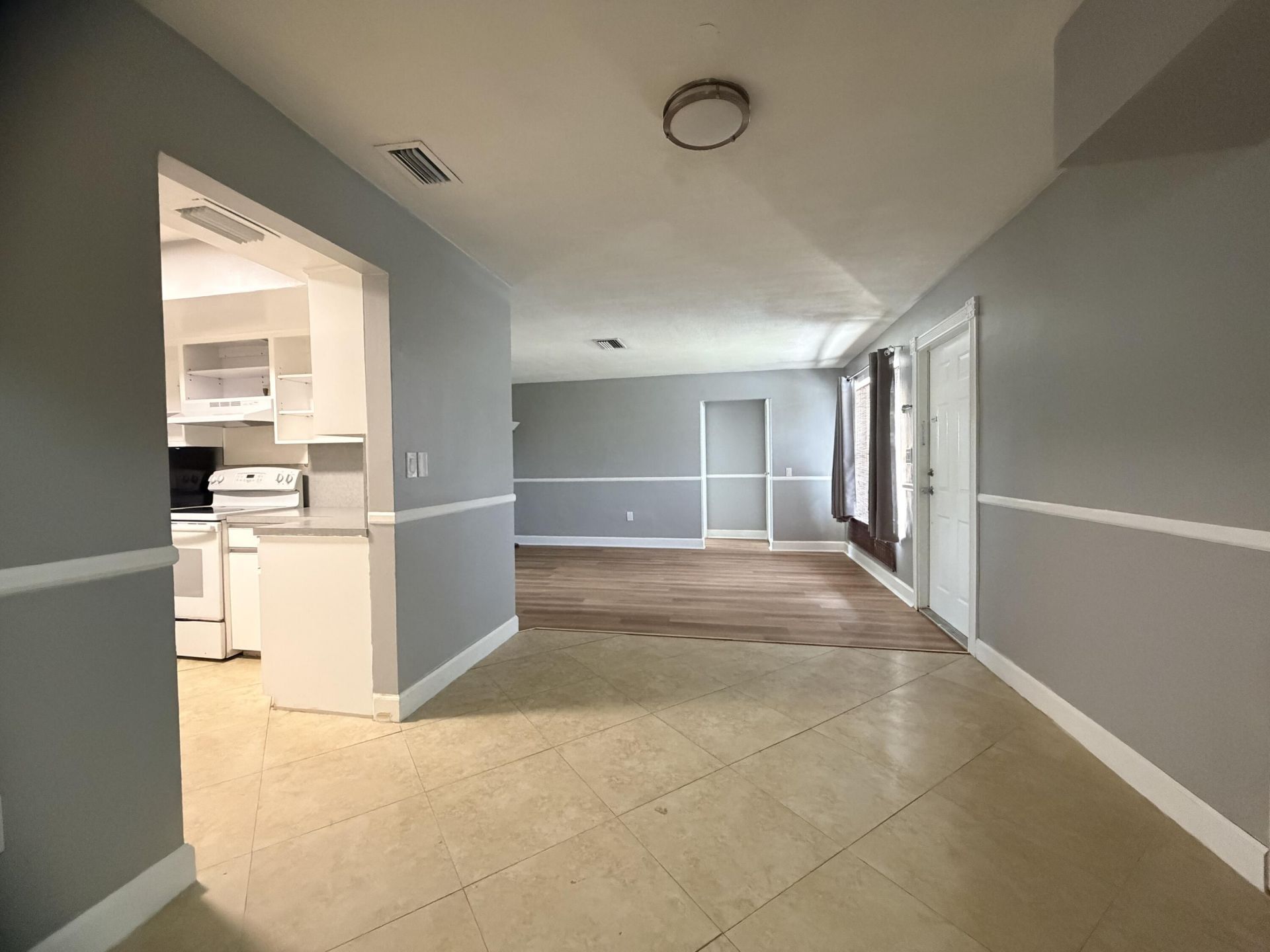 8381 NW 28th Place, Sunrise, FL 33322 Photo