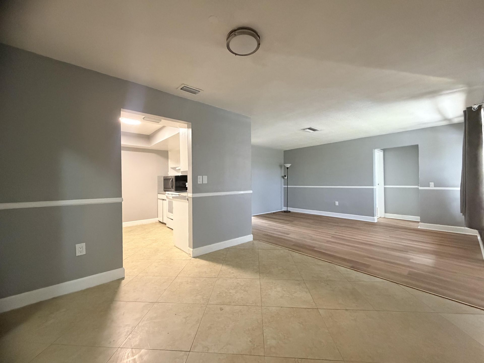 8381 NW 28th Place, Sunrise, FL 33322 Photo