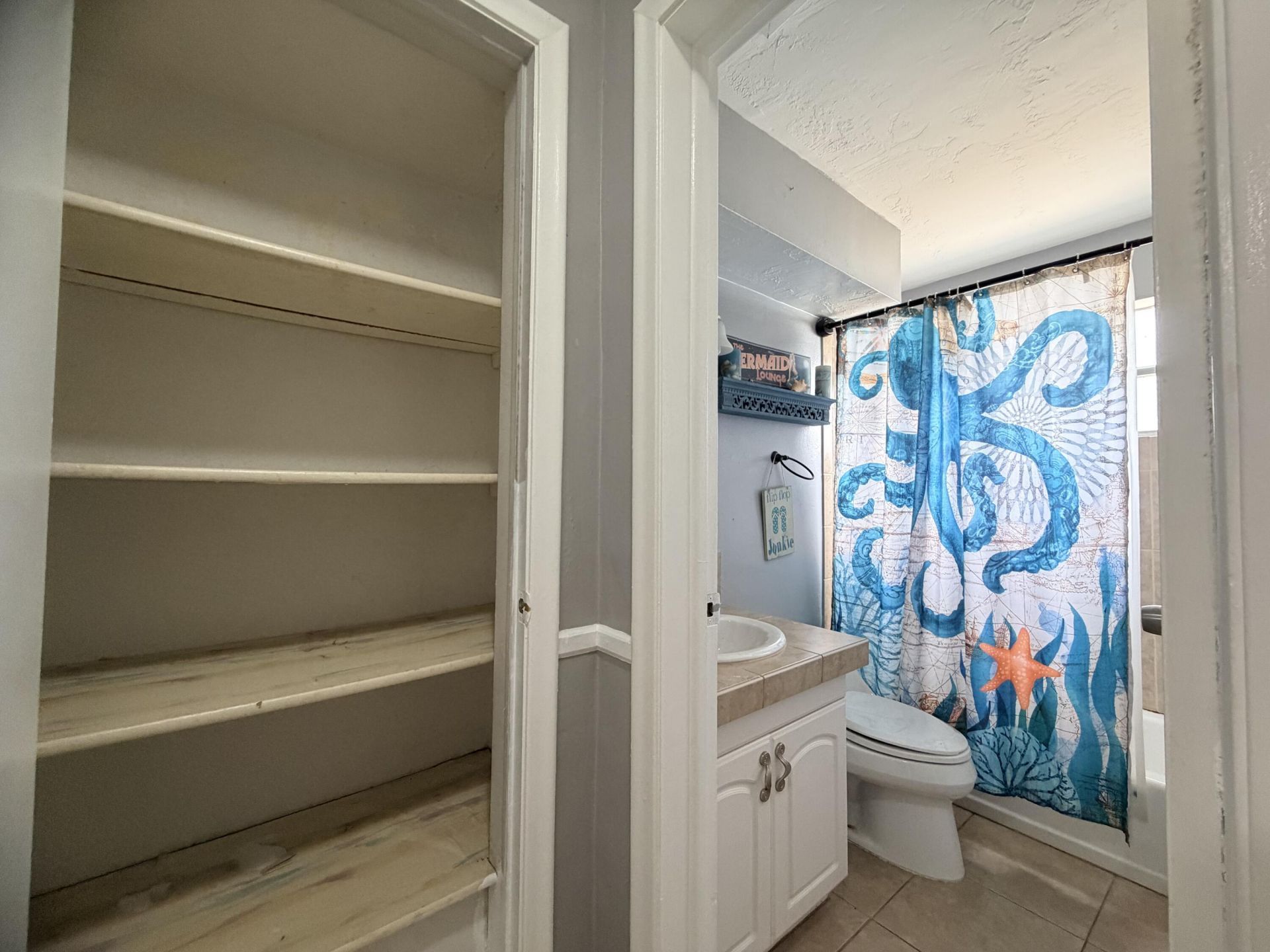 8381 NW 28th Place, Sunrise, FL 33322 Photo