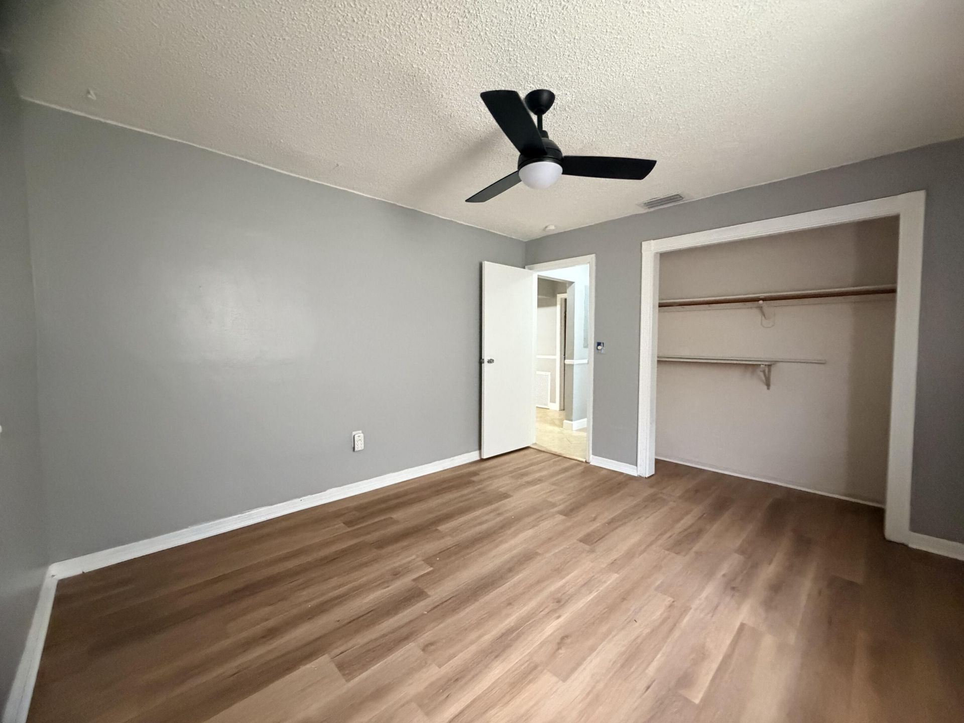 8381 NW 28th Place, Sunrise, FL 33322 Photo