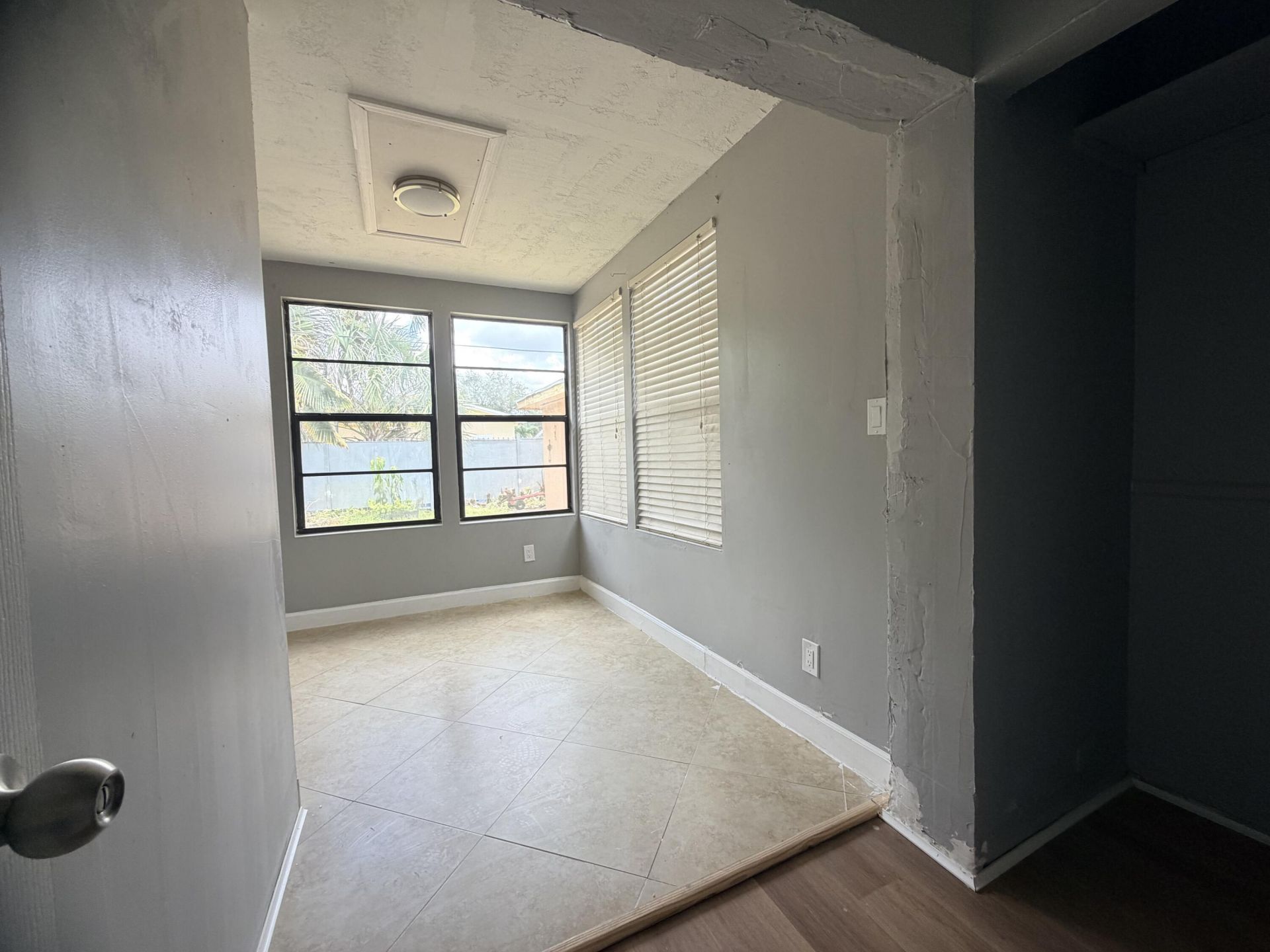8381 NW 28th Place, Sunrise, FL 33322 Photo