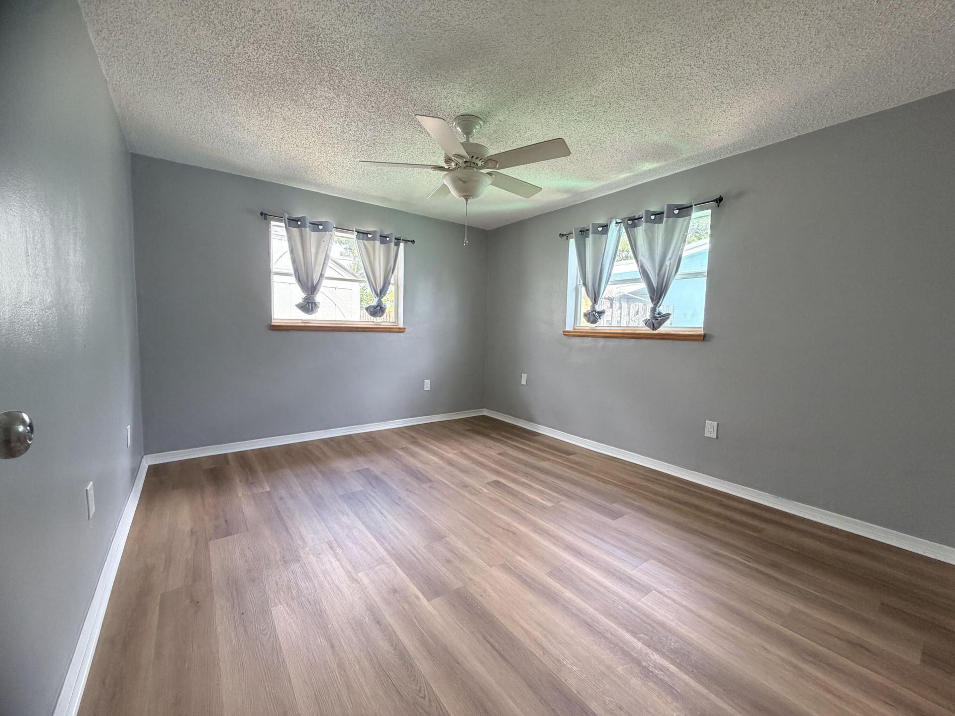 8381 NW 28th Place, Sunrise, FL 33322 Photo