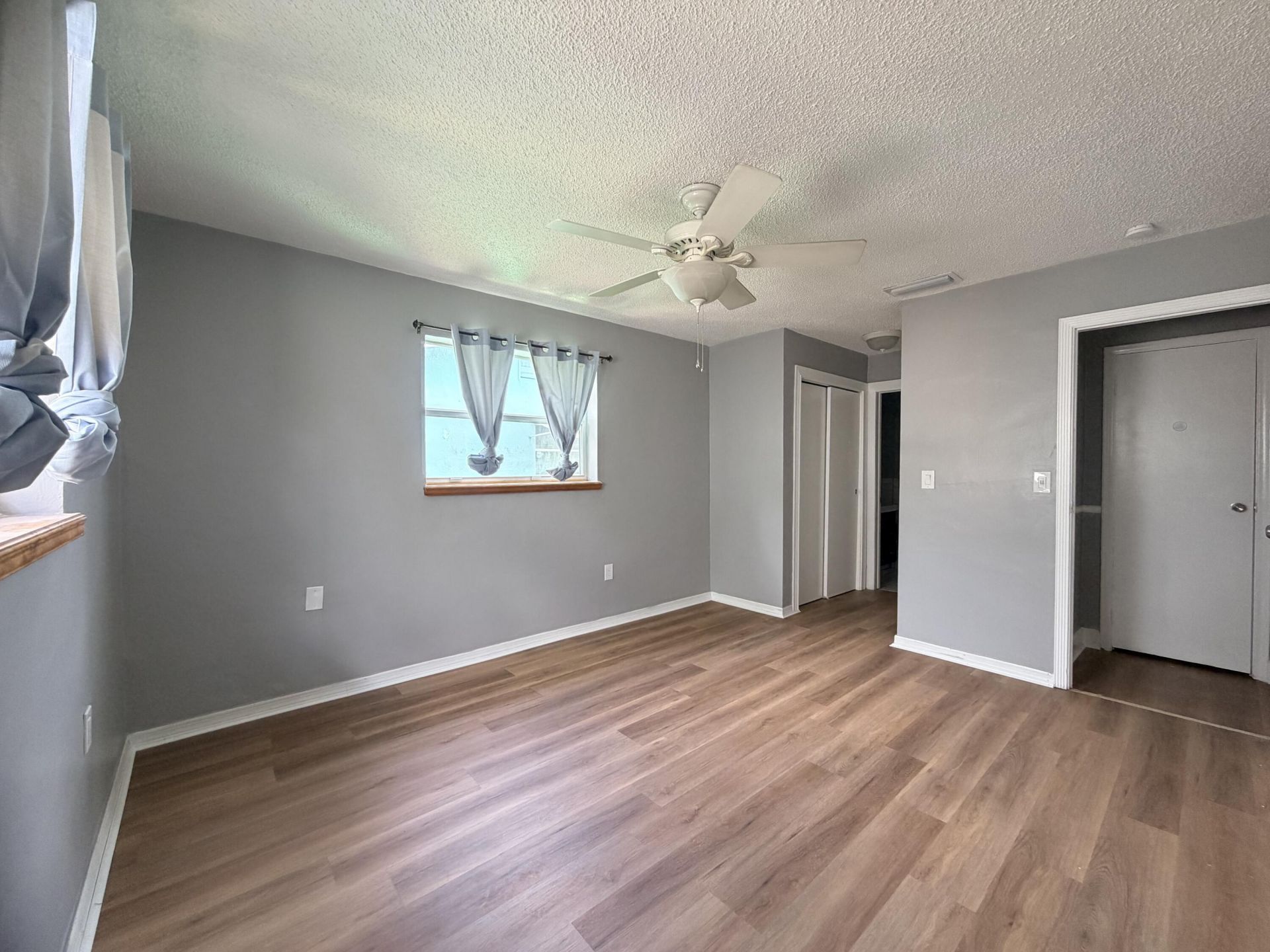 8381 NW 28th Place, Sunrise, FL 33322 Photo
