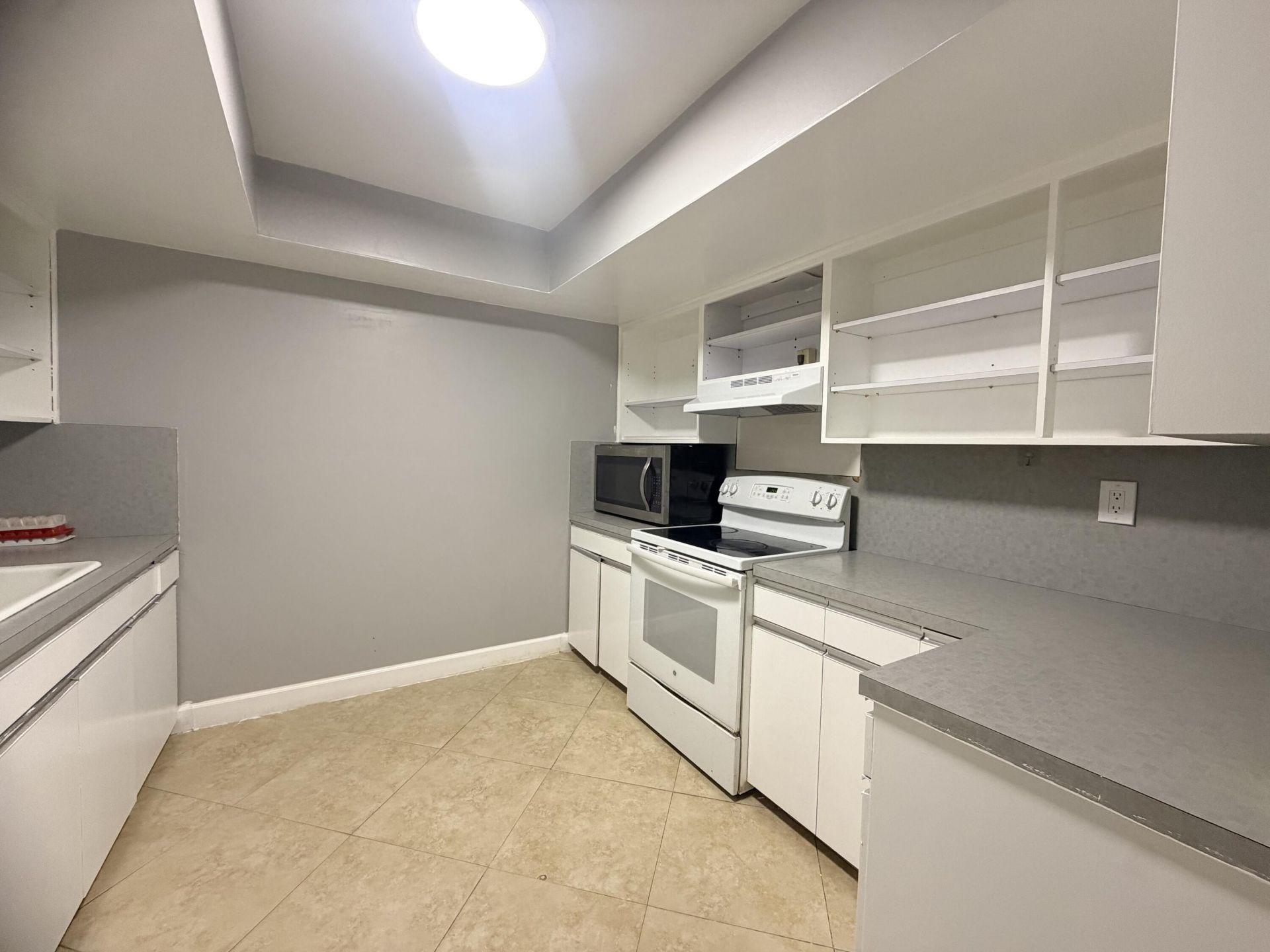 8381 NW 28th Place, Sunrise, FL 33322 Photo