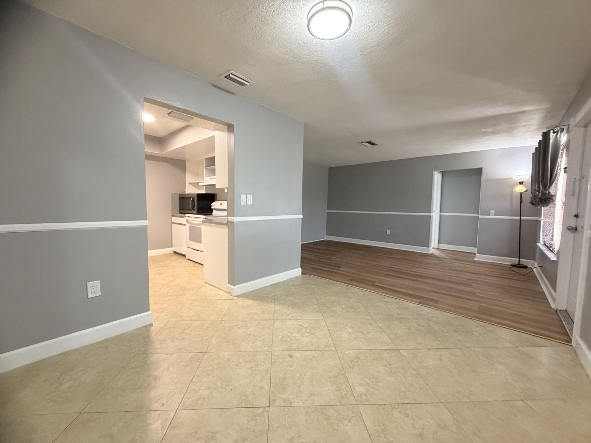 8381 NW 28th Place, Sunrise, FL 33322 Photo