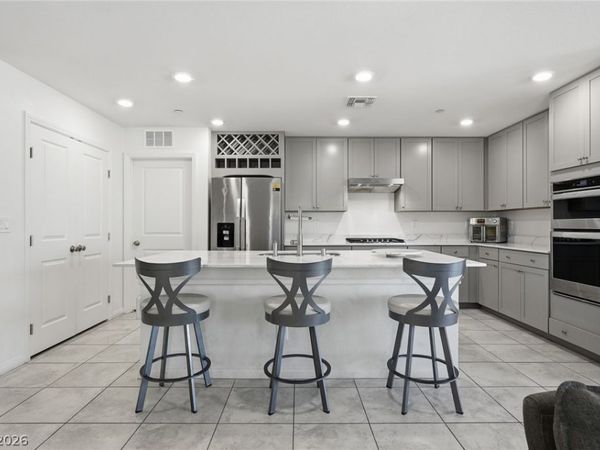 8370 Vinamala Avenue, Las Vegas, NV 89149