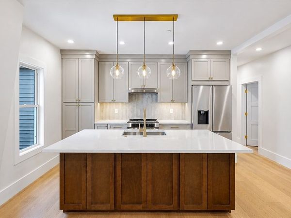 139 Sycamore St., Unit B, Somerville, MA 02145