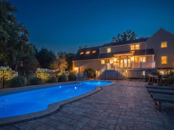 4 Long Hill Road, Stratham, NH 03885