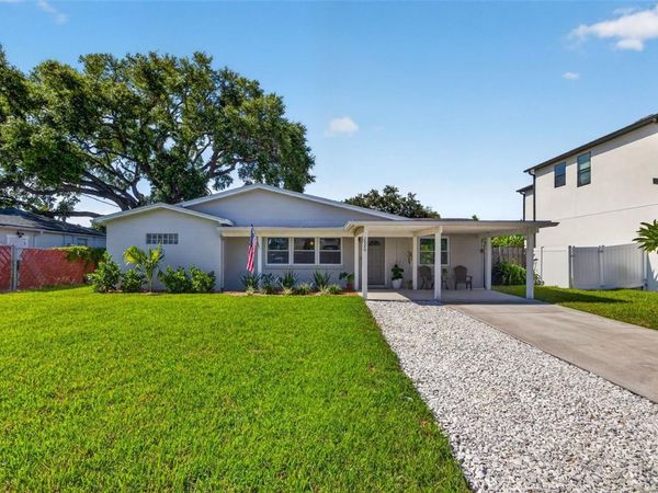 2920 W PEARL AVENUE, TAMPA, FL 33611