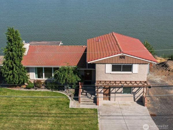 1345 W Lakeside Drive , Moses Lake, WA 98837