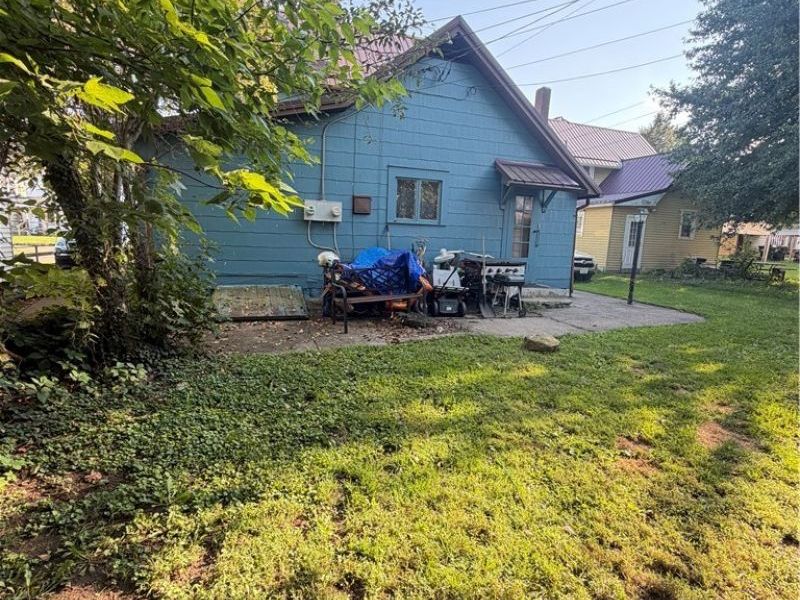 918 Main Street, Coshocton, OH 43812 Photo 3