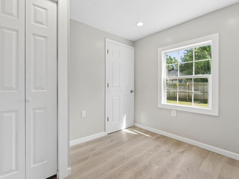 452 Holton Avenue, Columbus, OH 43223 Photo 12