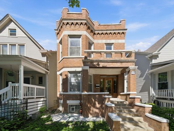 2324 N Central Park Avenue, Chicago, IL 60647