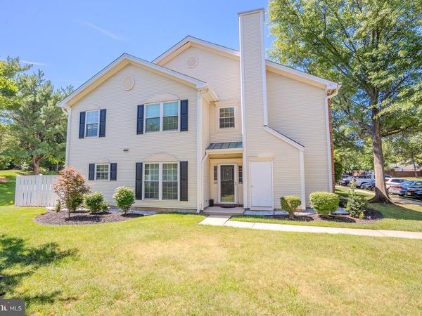 60 BALBOA LANE, FRANKLIN PARK, NJ 08823