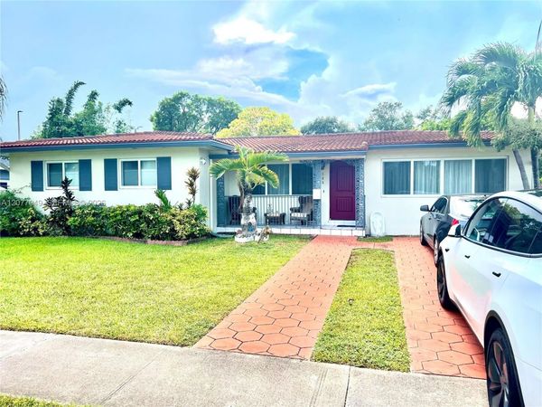 106 N 32nd Ave , Hollywood, FL 33021