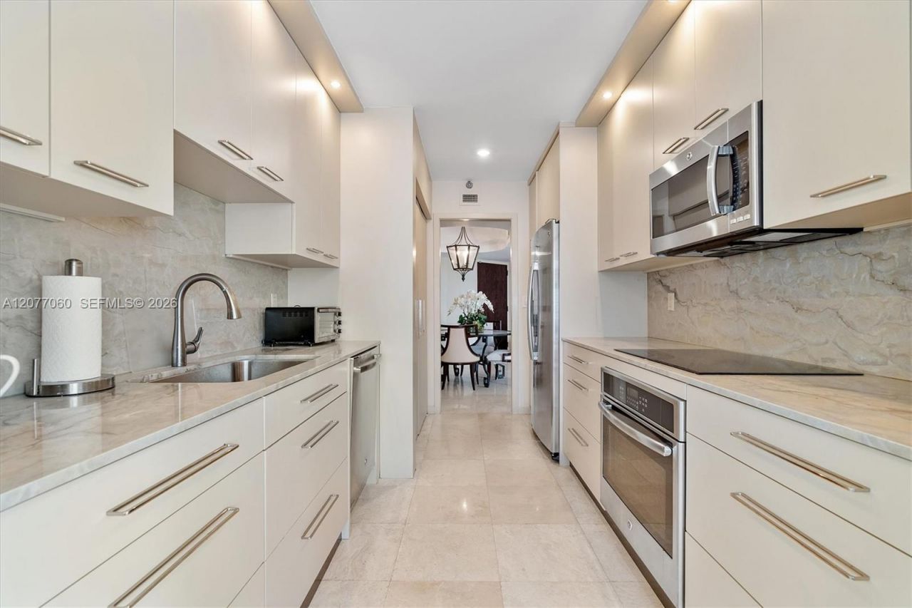 19355 Turnberry Way, Unit 8B, Aventura, FL 33180 Photo