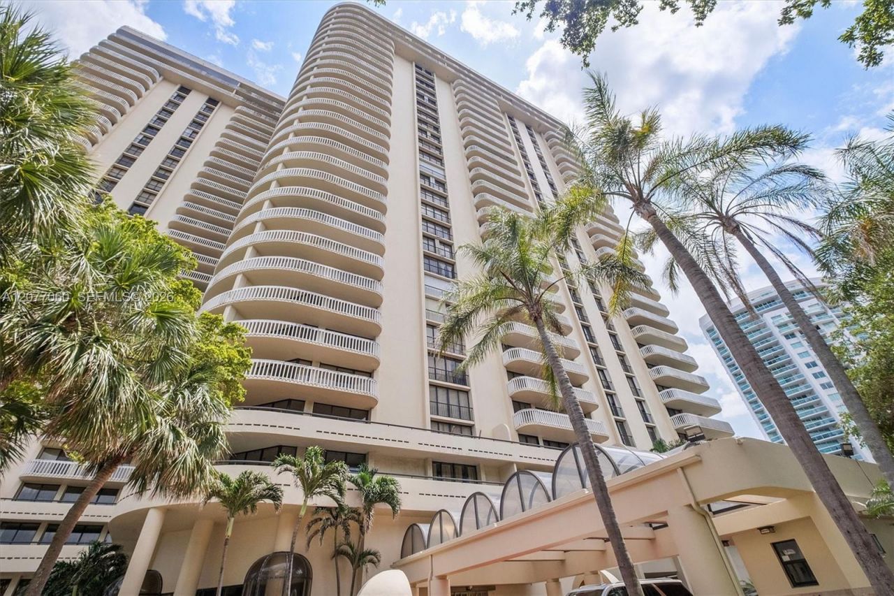 19355 Turnberry Way, Unit 8B, Aventura, FL 33180 Photo