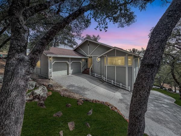 17572 Long Branch Ct, Penn Valley, CA 95946