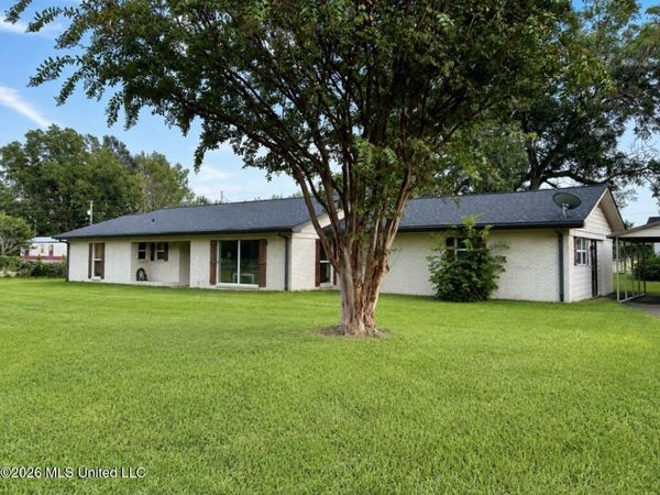 7400 County Road 222 , Coffeeville, MS 38922