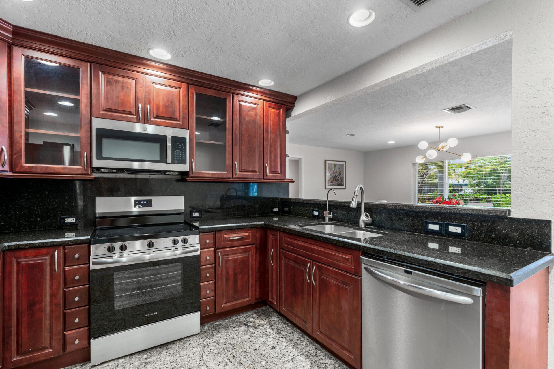 319 SW 2nd Street, Boca Raton, FL 33432 Photo