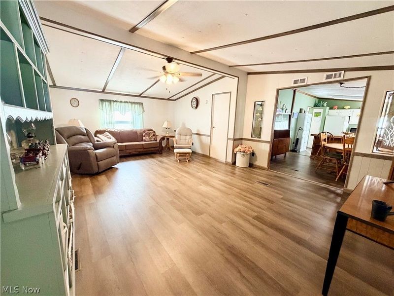 500 Compass Circle SE, New Philadelphia, OH 44663 Photo 2