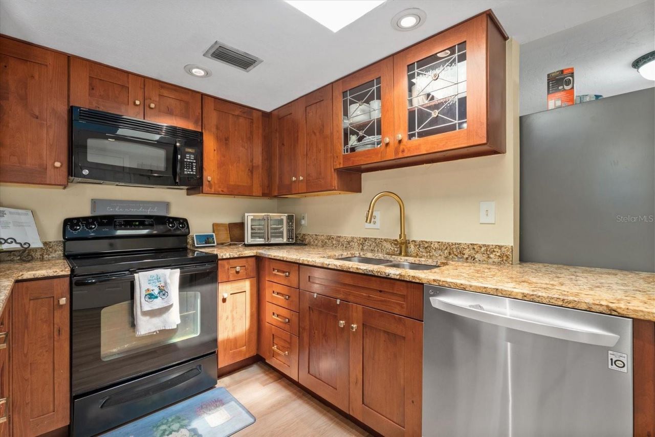 3289 Fairhaven Lane, Unit 112, Sarasota, FL 34239 Photo
