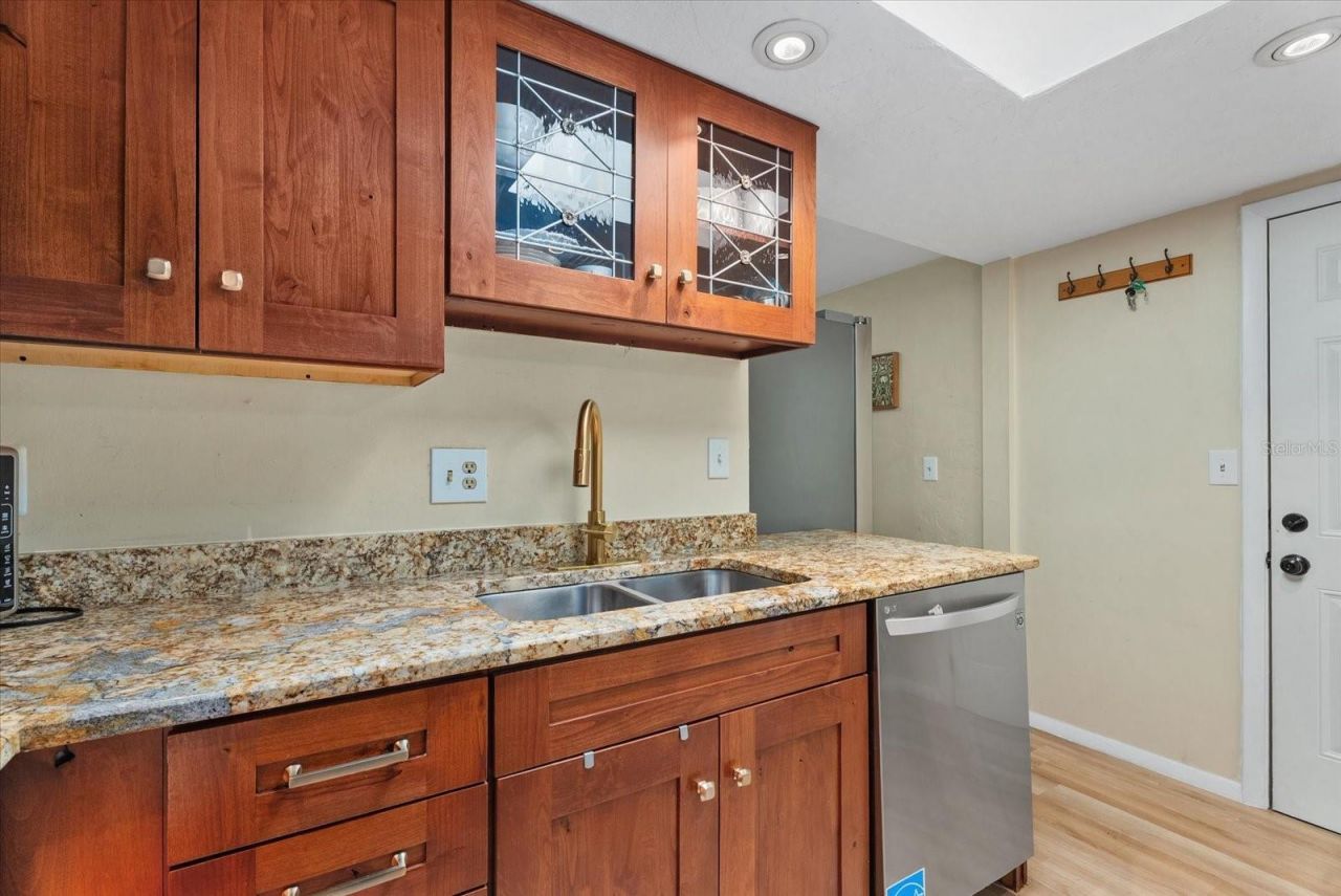 3289 Fairhaven Lane, Unit 112, Sarasota, FL 34239 Photo