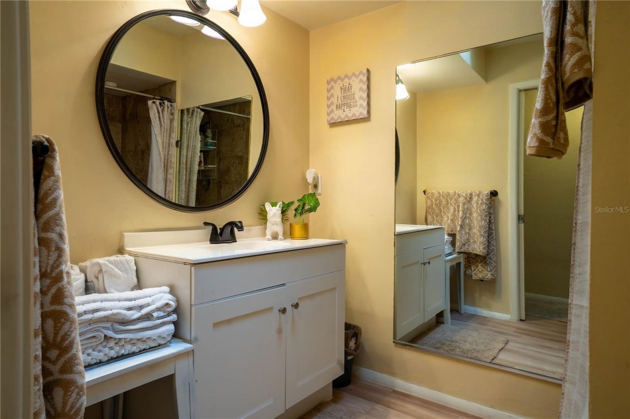 3289 Fairhaven Lane, Unit 112, Sarasota, FL 34239 Photo