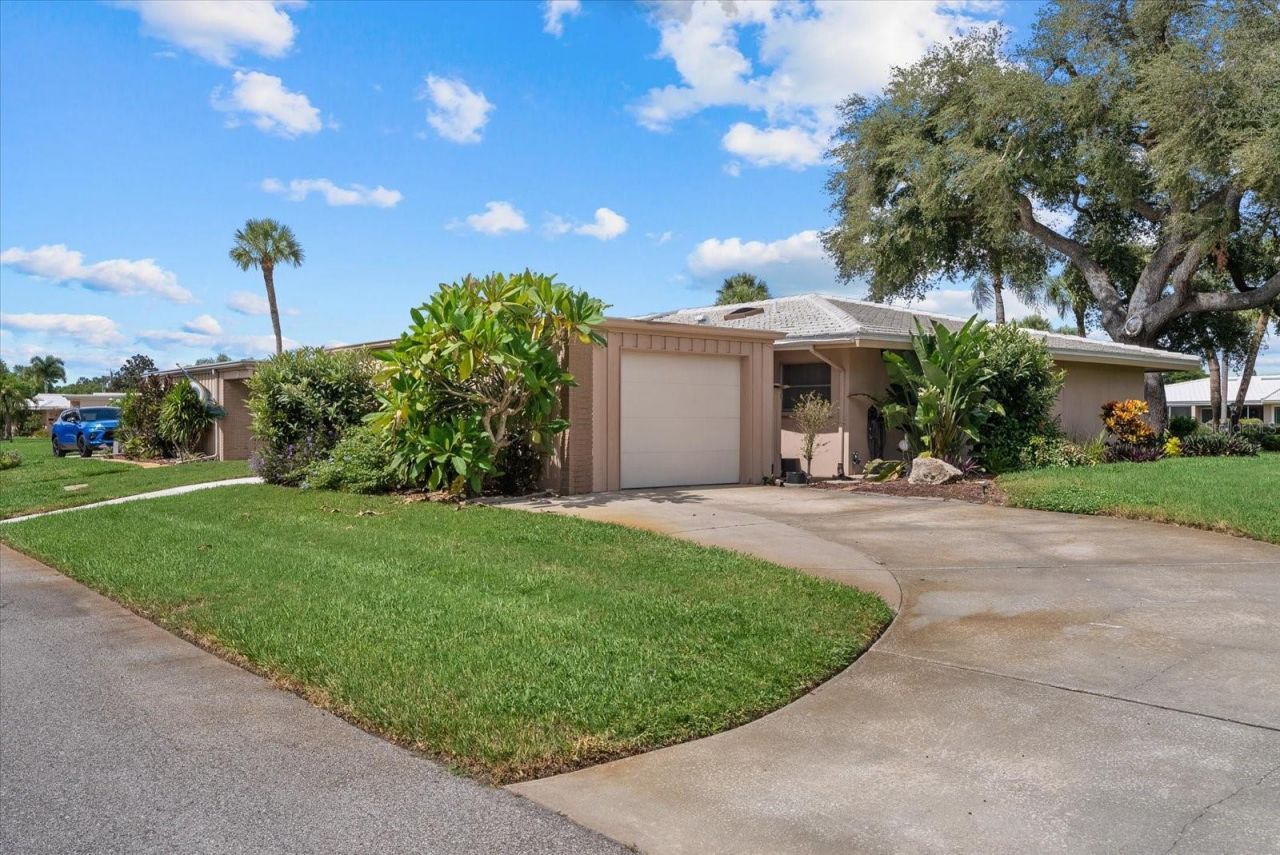 3289 Fairhaven Lane, Unit 112, Sarasota, FL 34239 Photo