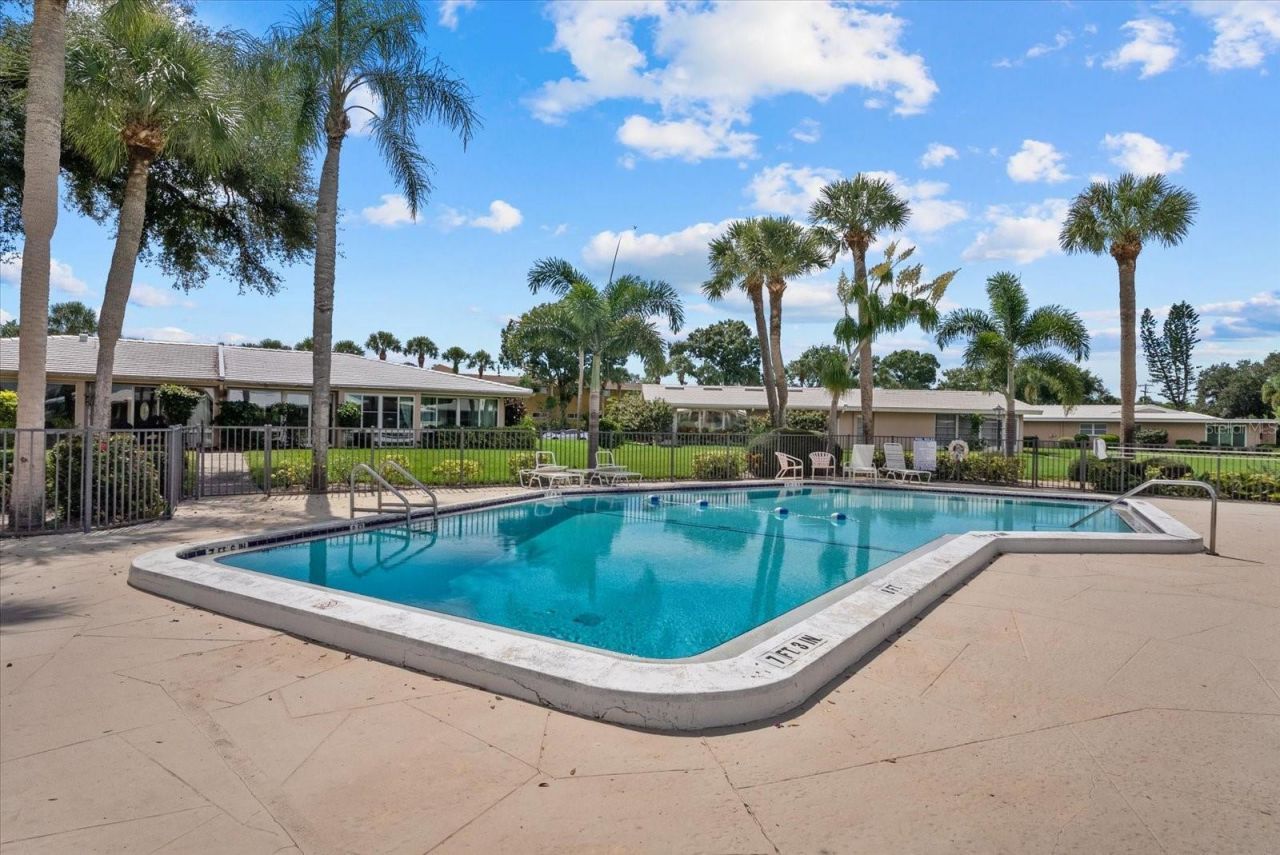 3289 Fairhaven Lane, Unit 112, Sarasota, FL 34239 Photo