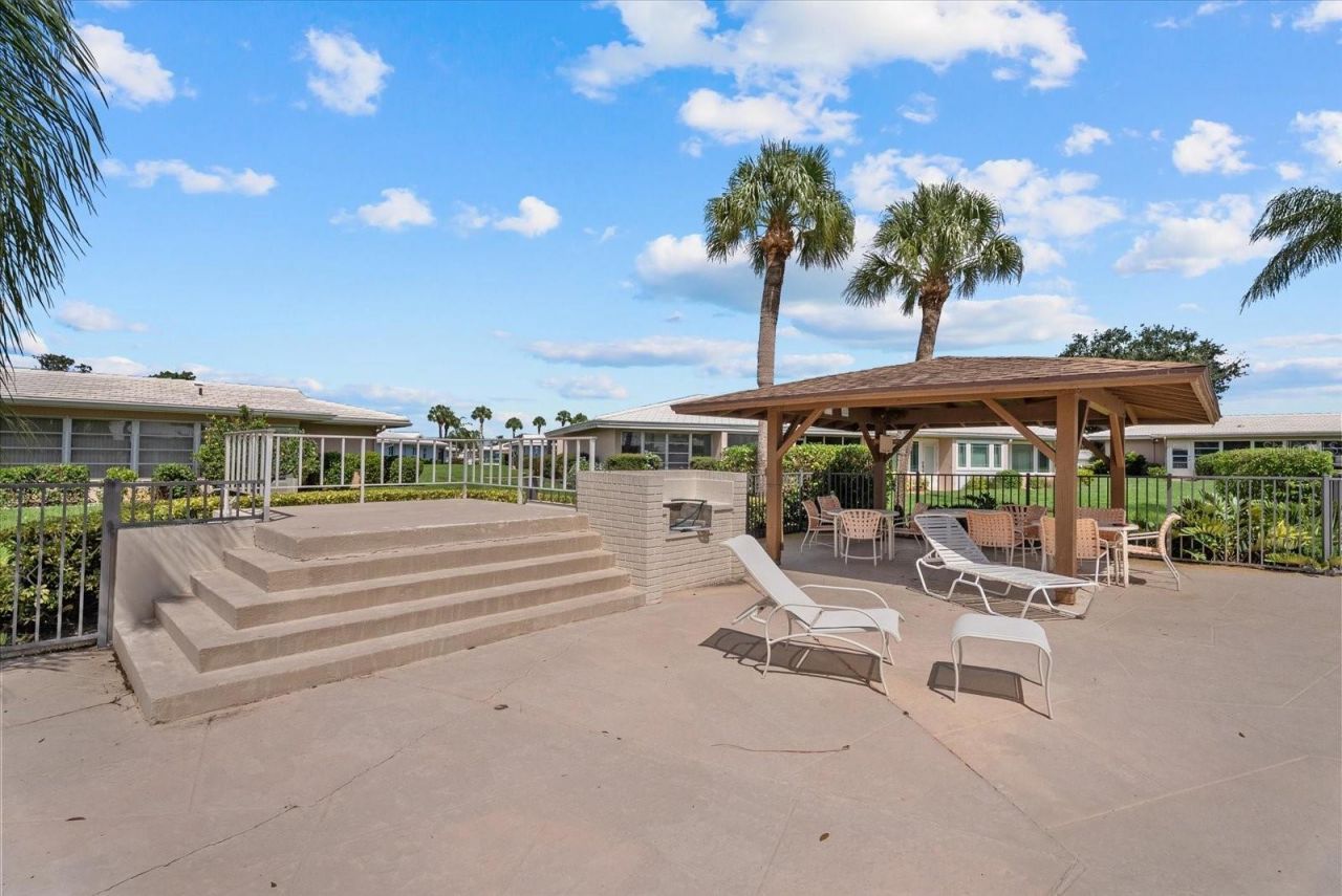 3289 Fairhaven Lane, Unit 112, Sarasota, FL 34239 Photo