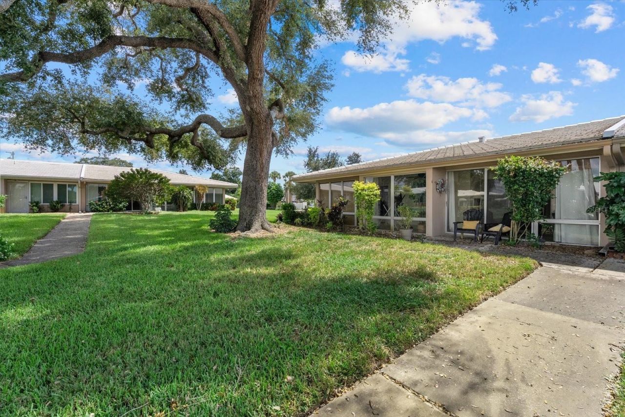 3289 Fairhaven Lane, Unit 112, Sarasota, FL 34239 Photo