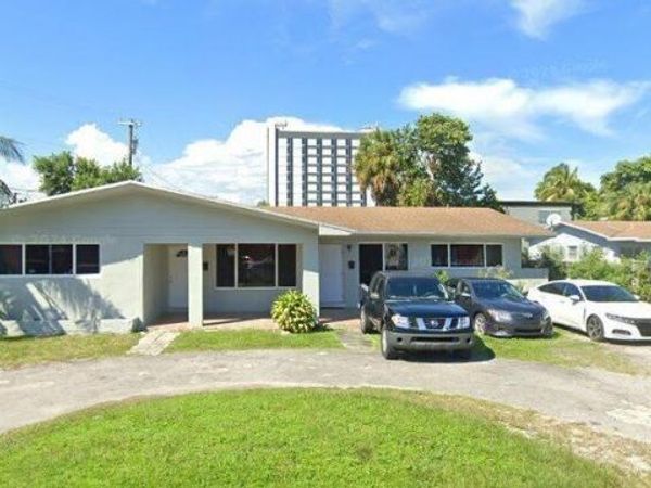 623 NE 165th St , Miami, FL 33162