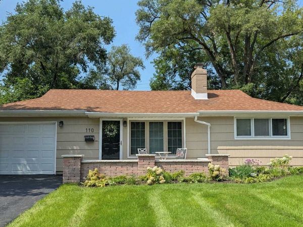 110 N Knollwood Drive , Wheaton, IL 60187