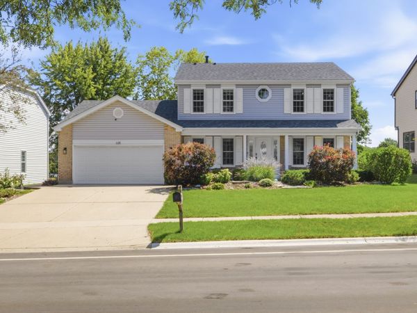635 N Brookdale Drive , Schaumburg, IL 60194