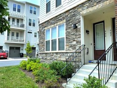 902 CALIFORNIA DRIVE NE, LEESBURG, VA 20176