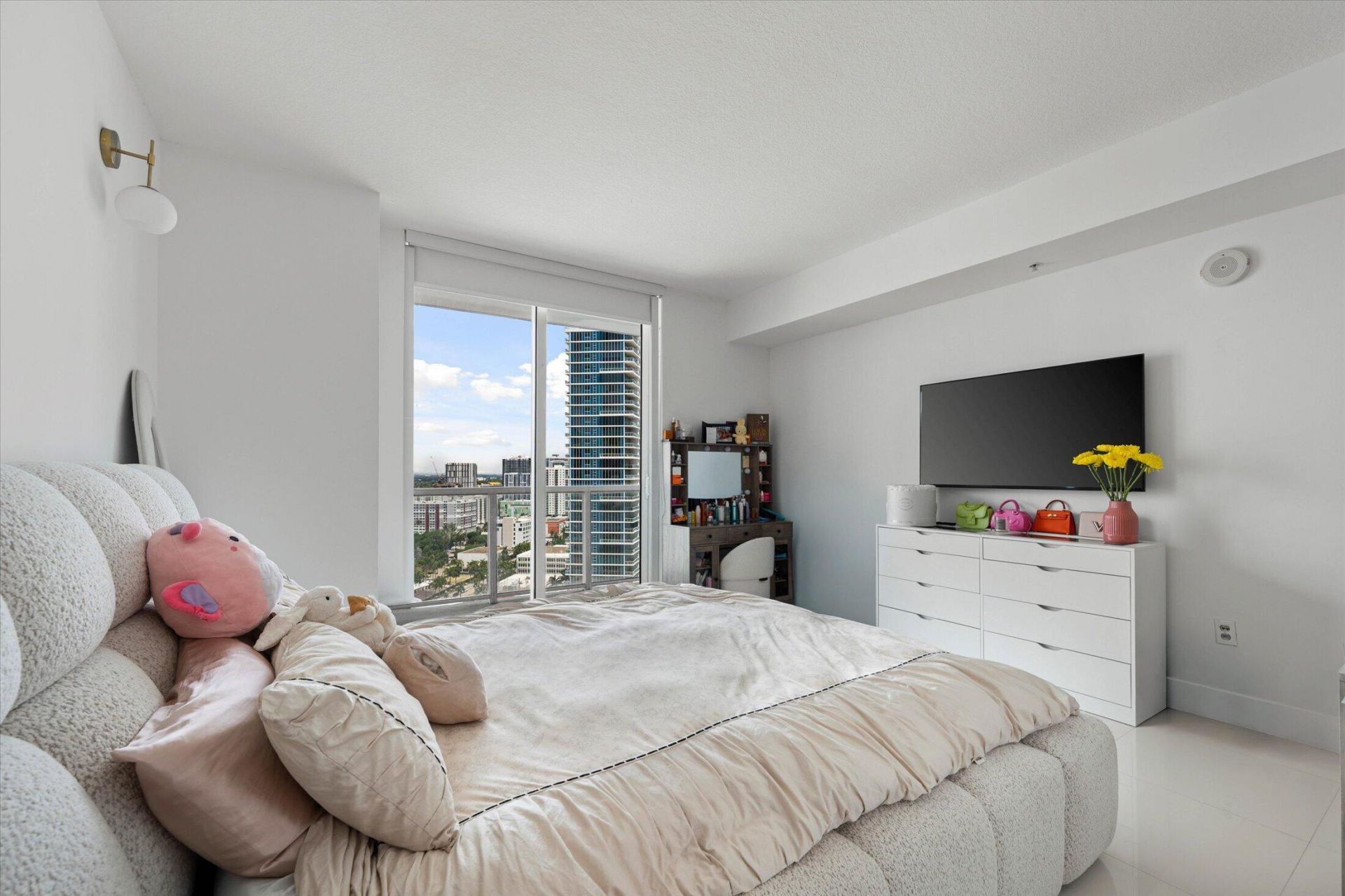 1900 N Bayshore Drive, Unit 2312, Miami, FL 33132 Photo