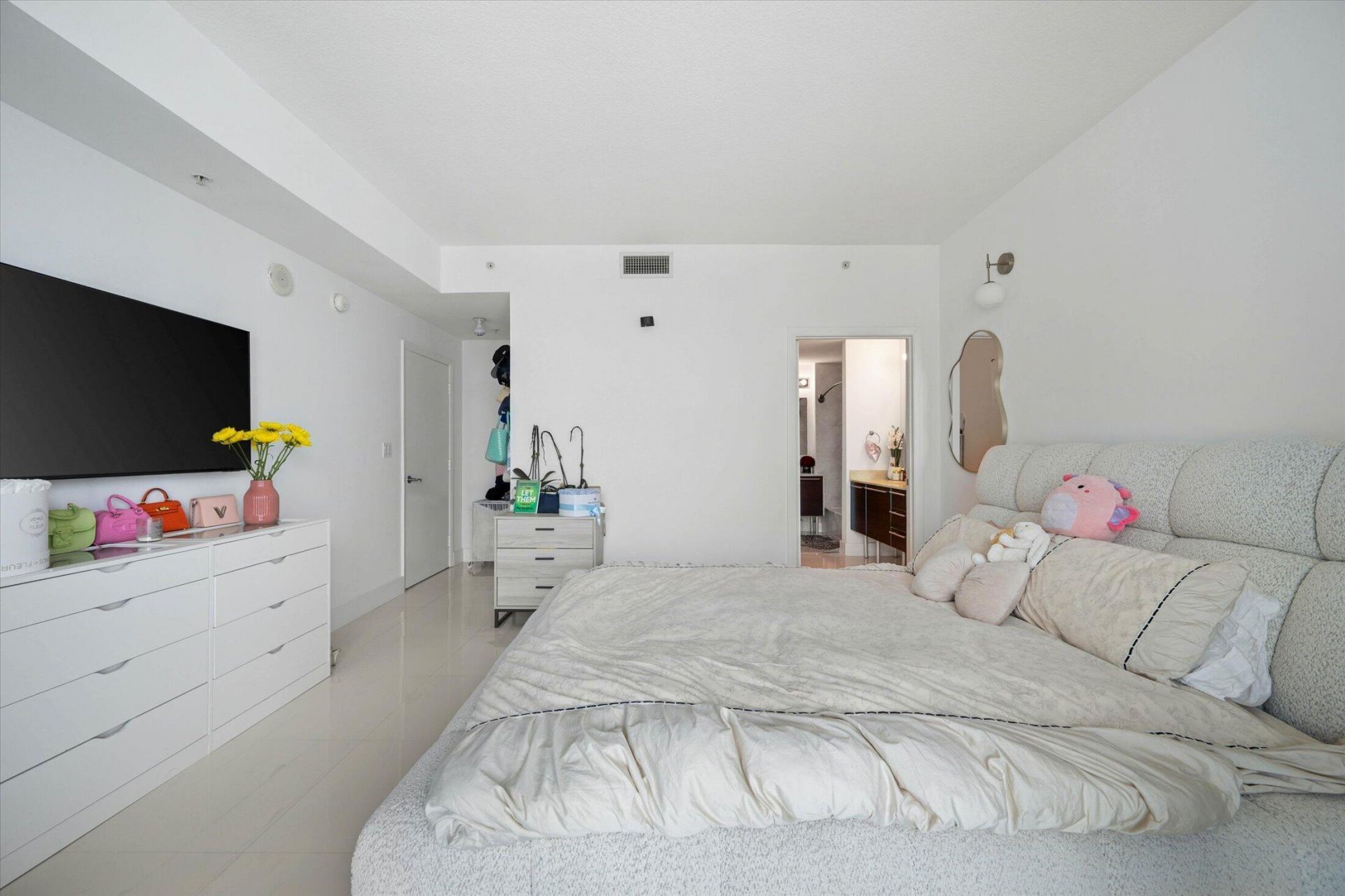 1900 N Bayshore Drive, Unit 2312, Miami, FL 33132 Photo