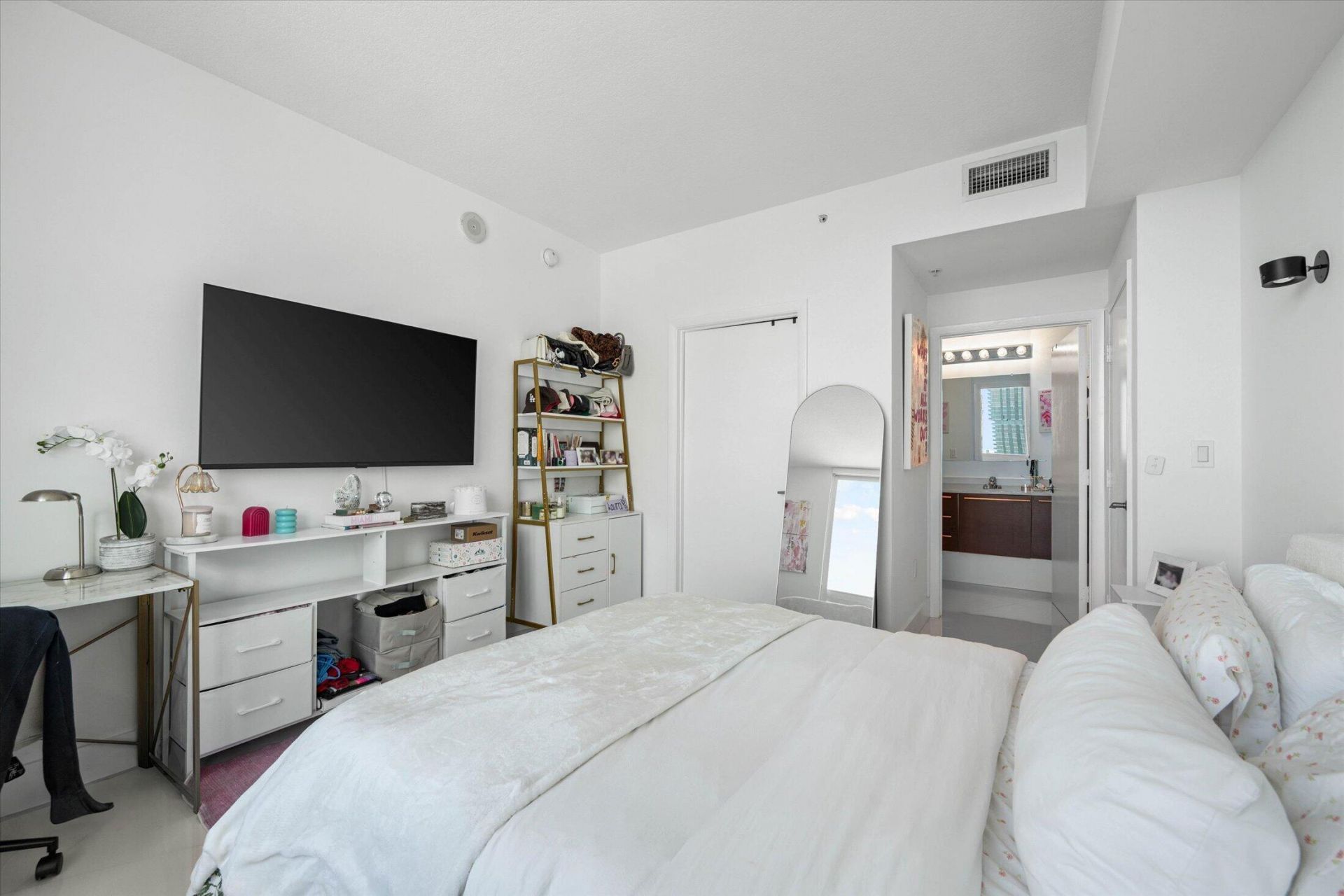 1900 N Bayshore Drive, Unit 2312, Miami, FL 33132 Photo