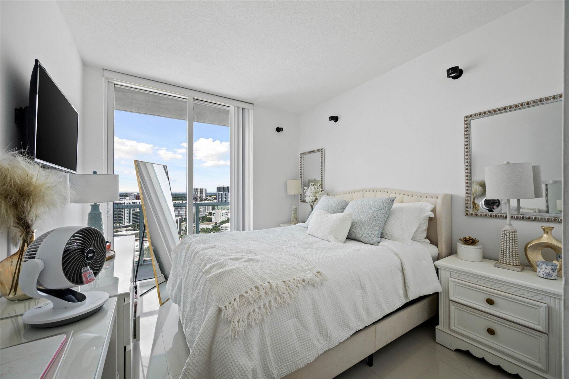 1900 N Bayshore Drive, Unit 2312, Miami, FL 33132 Photo