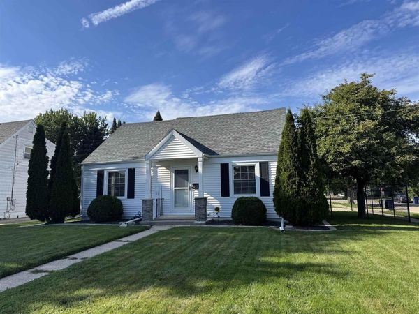 921 Benton Avenue, Janesville, WI 53545