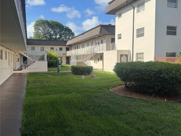8601 SW 94th St , Unit 103W, Miami, FL 33156