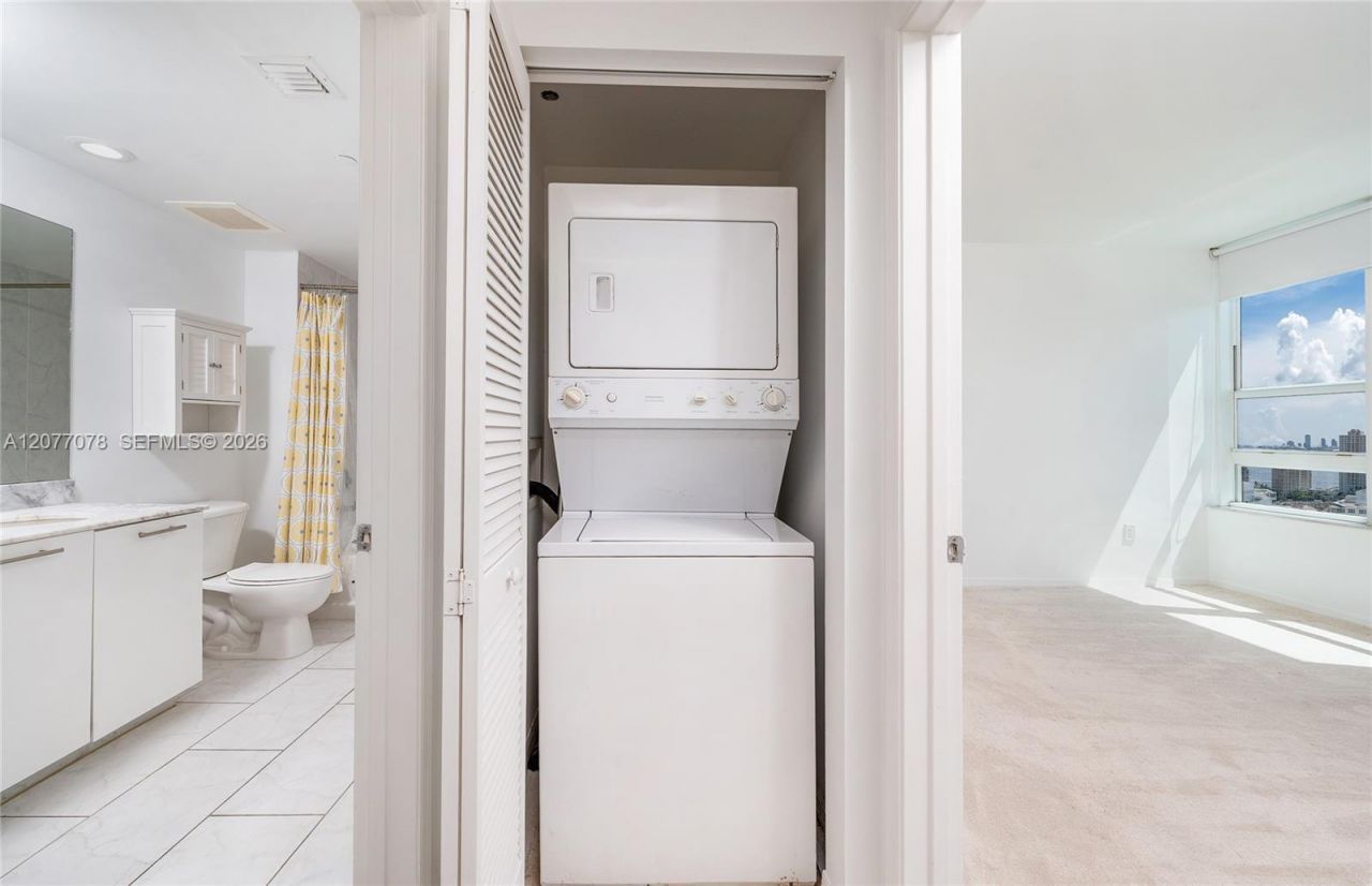 951 Brickell Ave, Unit 2608, Miami, FL 33131 Photo