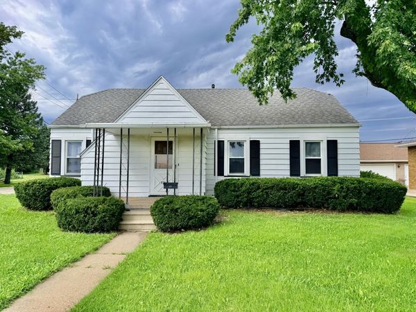 800 E 12th Street , Streator, IL 61364