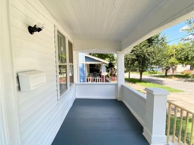 576 Kling Street, Akron, OH 44311 Photo 3