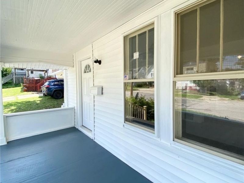 576 Kling Street, Akron, OH 44311 Photo 4