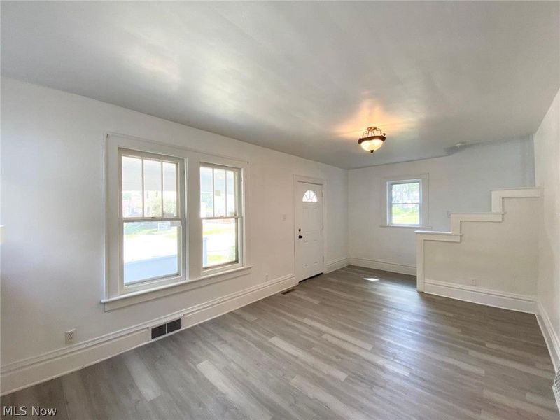 576 Kling Street, Akron, OH 44311 Photo 7