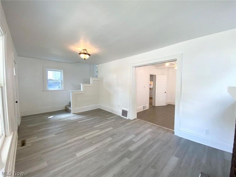 576 Kling Street, Akron, OH 44311 Photo 8