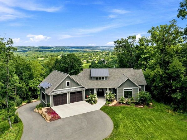 57 Stony Point, GALENA, IL 61036