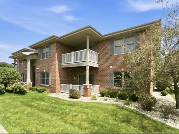 629 Cambridge Court, Unit 1-d, Munster, IN 46321
